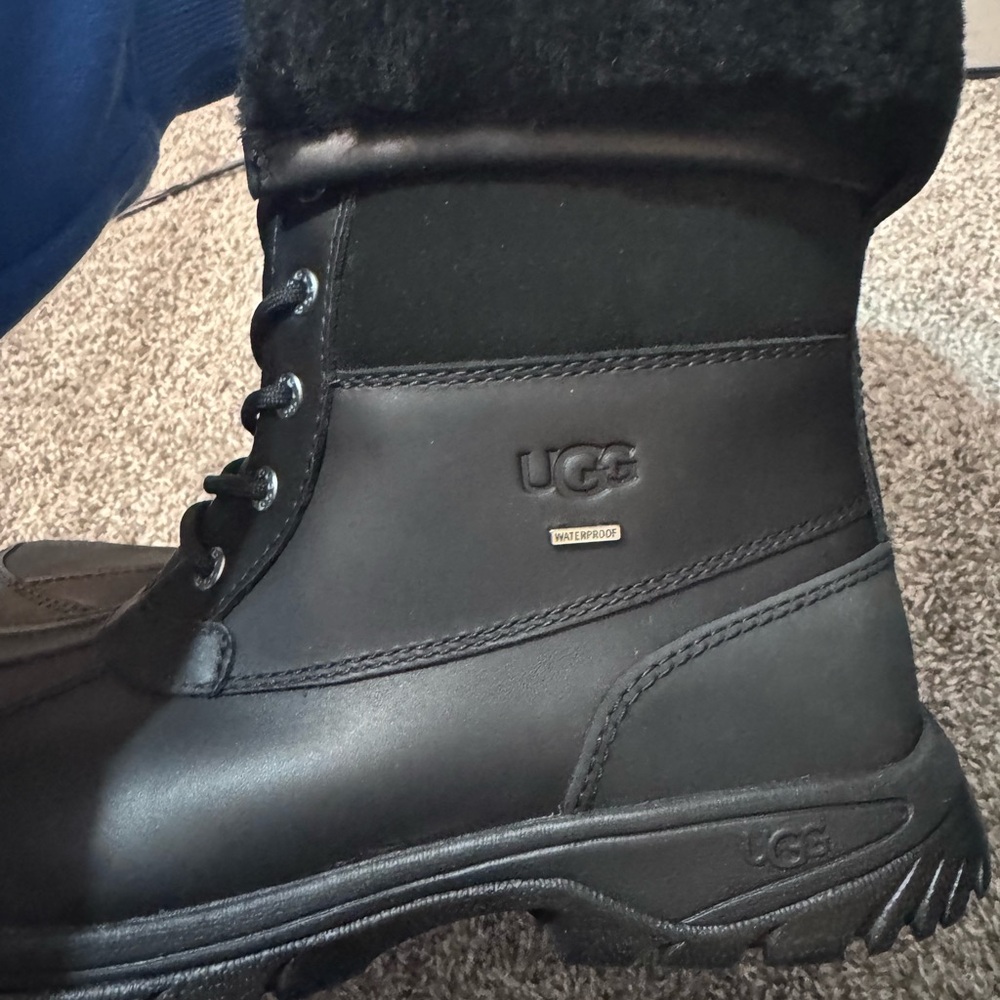 UGG Adirondack III black winter boots - Picture 2 of 8